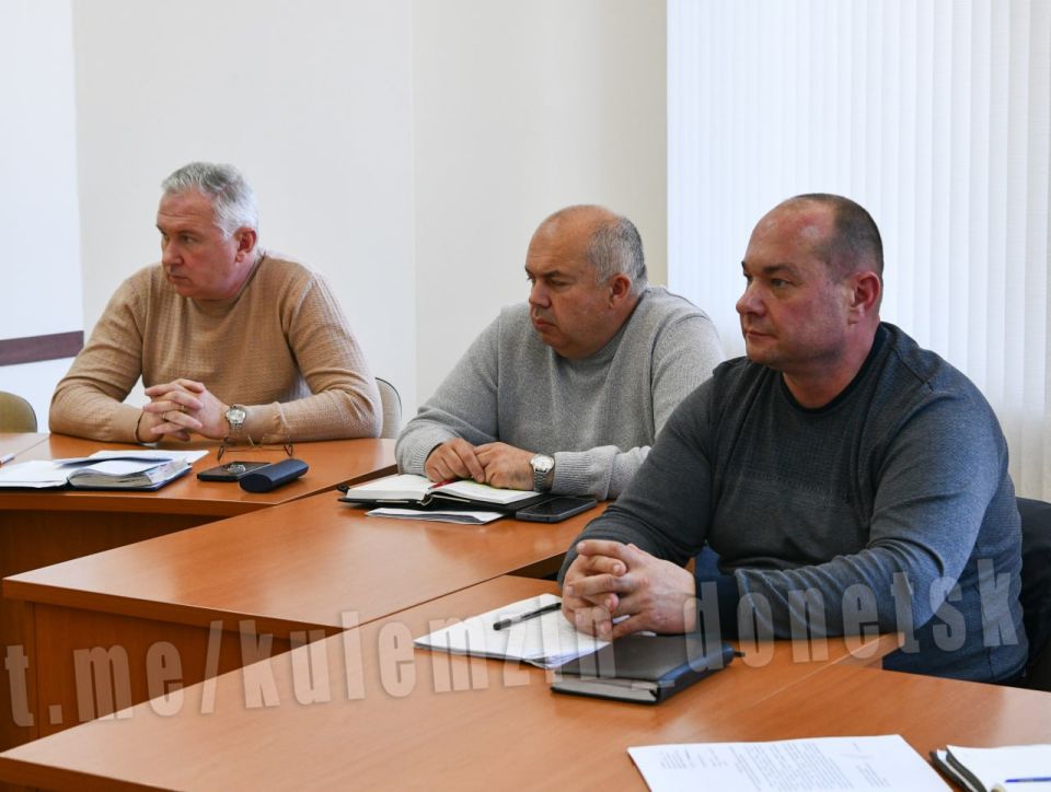 Алексей Кулемзин: Сегодня состоялось заседание комиссии по профилактике правонарушений на территории городского округа Донецк с участием председателя общественного совета муниципального образования Эдуарда Гродзинского Алексей Кулемзин: Сегодня состоялось заседание комиссии по профилактике правонарушений на территории городского округа Донецк с участием председателя общественного совета муниципального образования Эдуарда Гродзинского