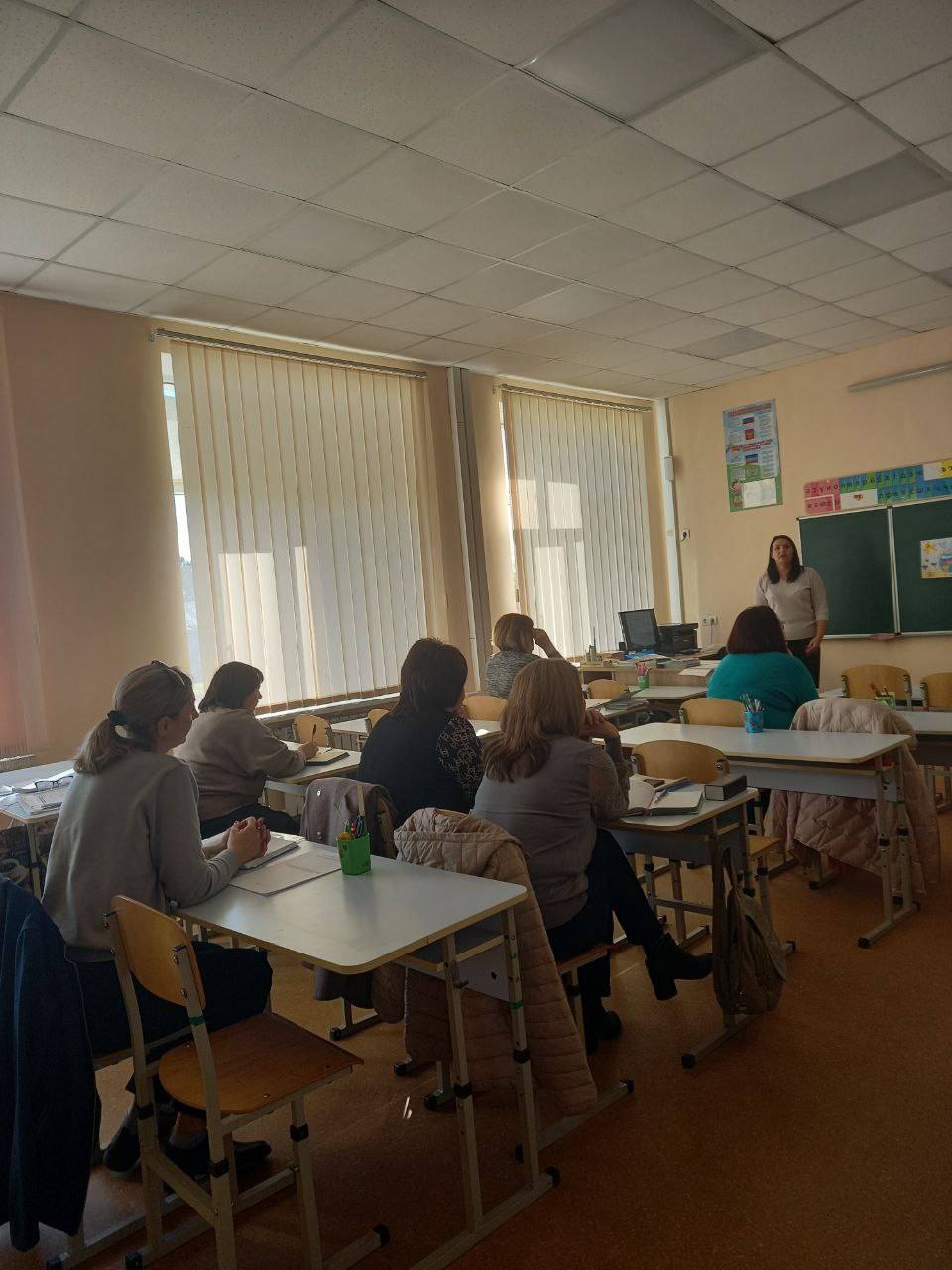 Семинар по вопросам составления учебного расписания прошел в Мангушском округе