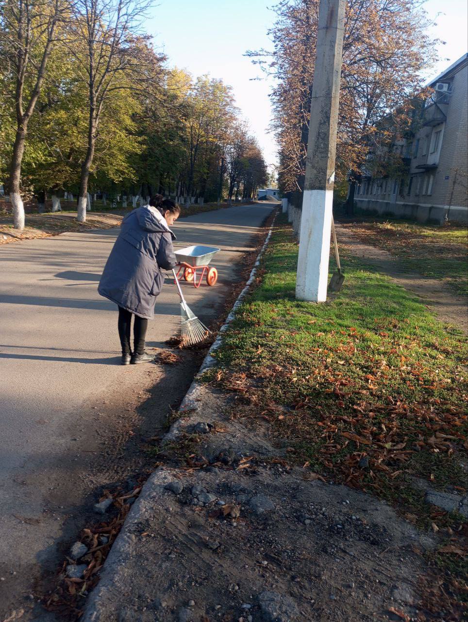30 октября, в рамках партийного проекта Единой России "Городская среда", а также традиционной экологической акции «Чистый четверг» жители населенных пунктов Тельмановского округа приняли участие в наведении чистоты и порядка 30 октября, в рамках партийного проекта Единой России "Городская среда", а также традиционной экологической акции «Чистый четверг» жители населенных пунктов Тельмановского округа приняли участие в наведении чистоты и порядка