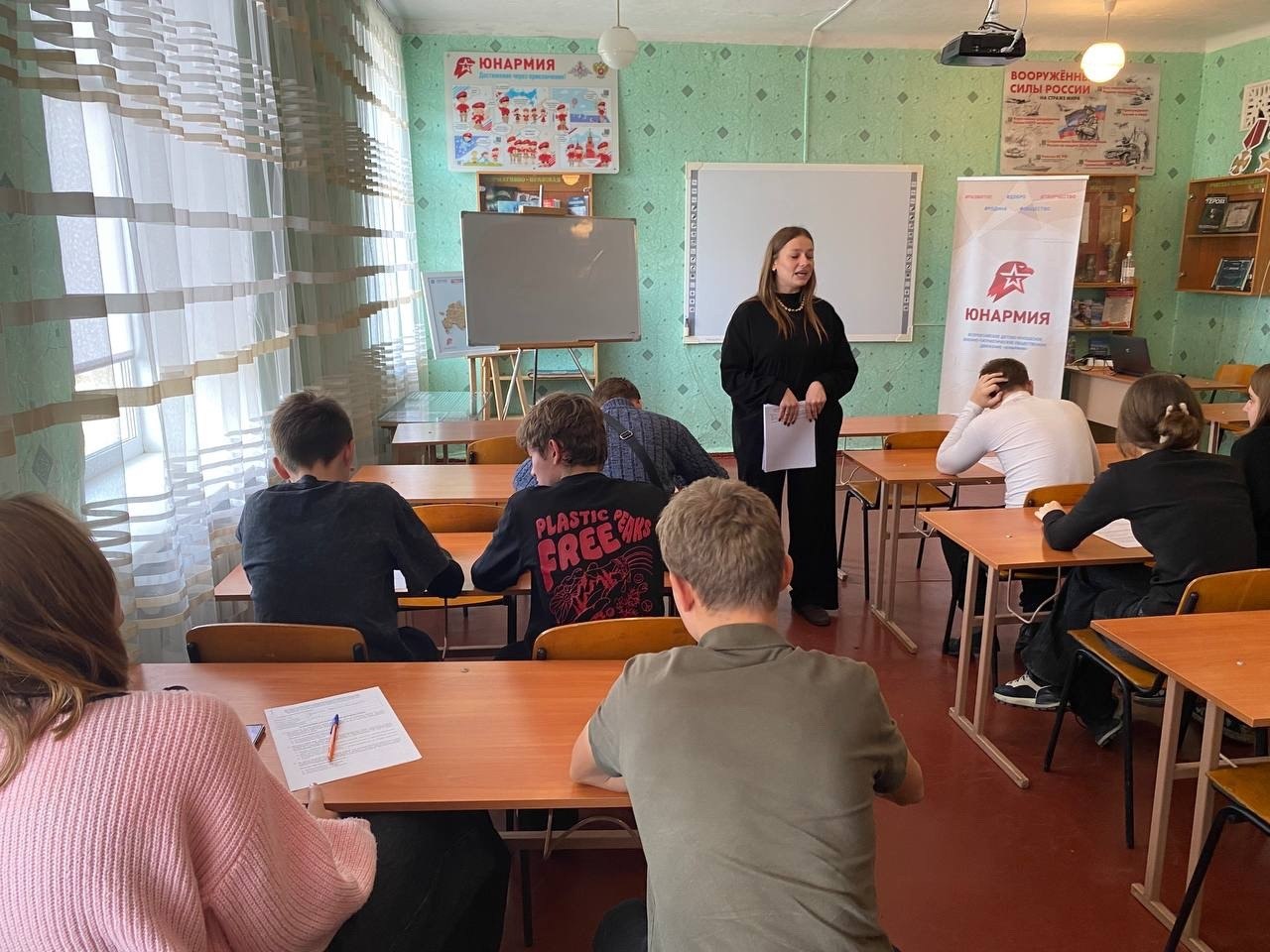 30 октября библиотекари Центральной городской детской библиотеки, активисты Женского движения партии Единая Россия для обучающиеся ГБОУ «Основная школа №11 Шахтёрского м.о» организовали площадку для участия в І этапе... 30 октября библиотекари Центральной городской детской библиотеки, активисты Женского движения партии Единая Россия для обучающиеся ГБОУ «Основная школа №11 Шахтёрского м.о» организовали площадку для участия в І этапе...