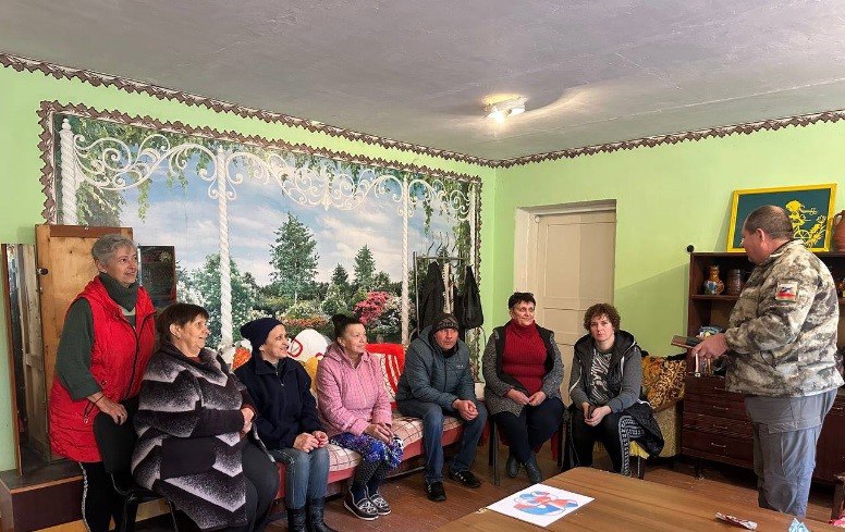 Начальник Казацкого территориального отдела Администрации Новоазовского муниципального округа Харченко Николай Иванович провел встречу с жителями села Казацкое