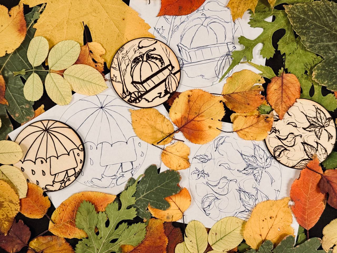 На недавней литературной гостиной, ребята не только продекламировали свои любимые стихотворения, но и проявили воображение и создали свои уникальные эмблемы на бумаге