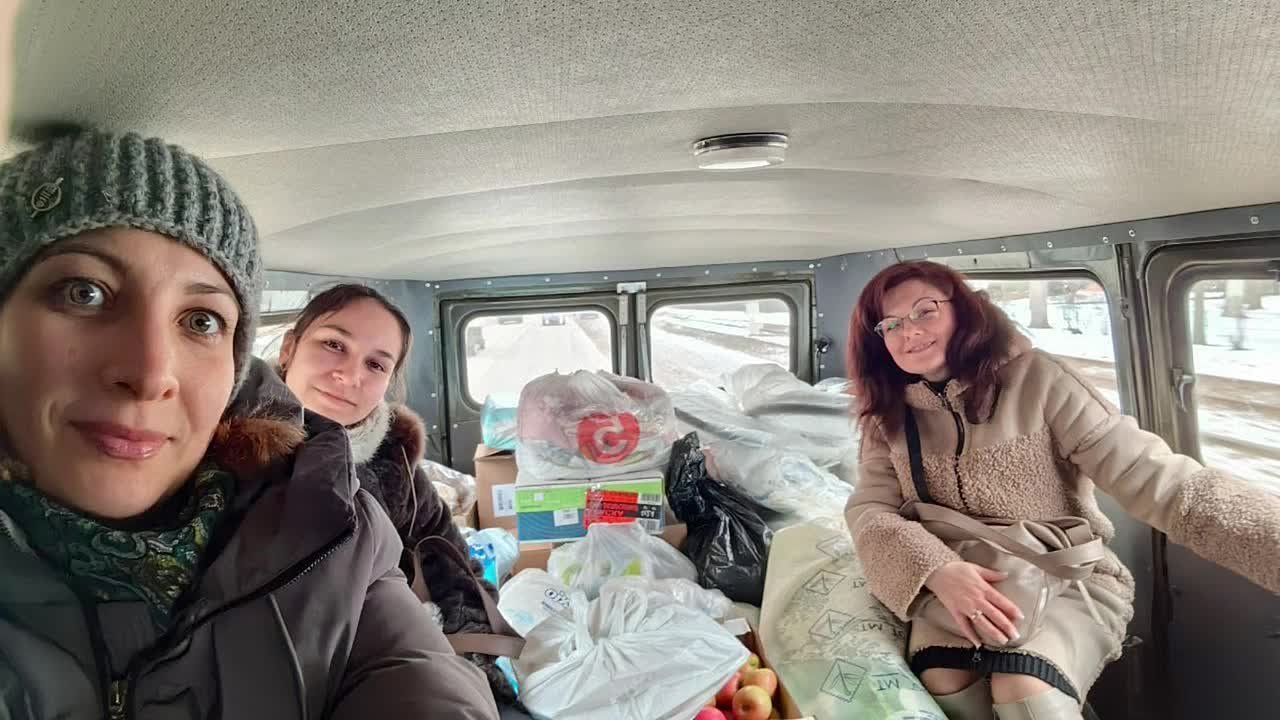 фотопроекте, зарождении его идеи, кто в нём участвует, волонтерской деятельности женщин проекта, а также о взаимодействии с 90-й гвардейской танковой дивизией