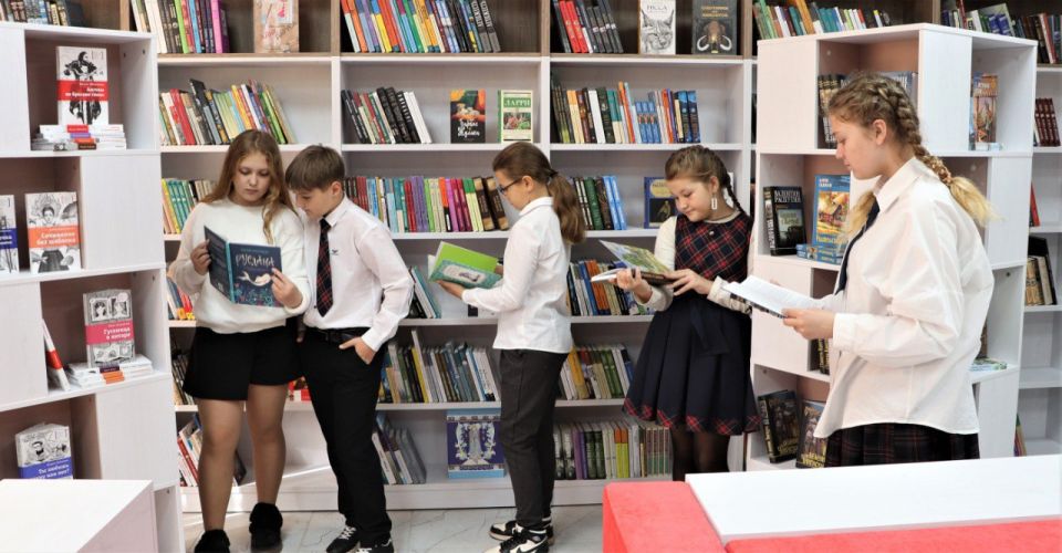 Михаил Желтяков: Сегодня знаковое событие для всего нашего края, и особенно — для подрастающего поколения! 30 октября в Енакиево состоялось торжественное открытие библиотеки «нового поколения», модернизированной в рамках... Михаил Желтяков: Сегодня знаковое событие для всего нашего края, и особенно — для подрастающего поколения! 30 октября в Енакиево состоялось торжественное открытие библиотеки «нового поколения», модернизированной в рамках...