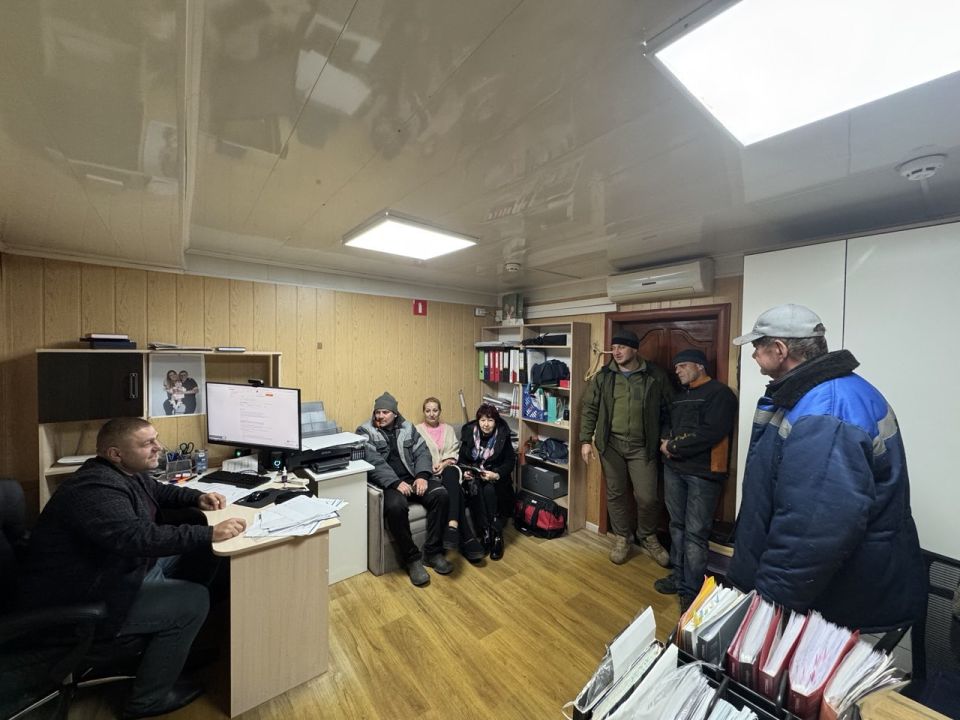 Депутат Тельмановского муниципального совета Максим Скрипка провел встречу с сотрудниками коллектива ООО "Энергосервис"