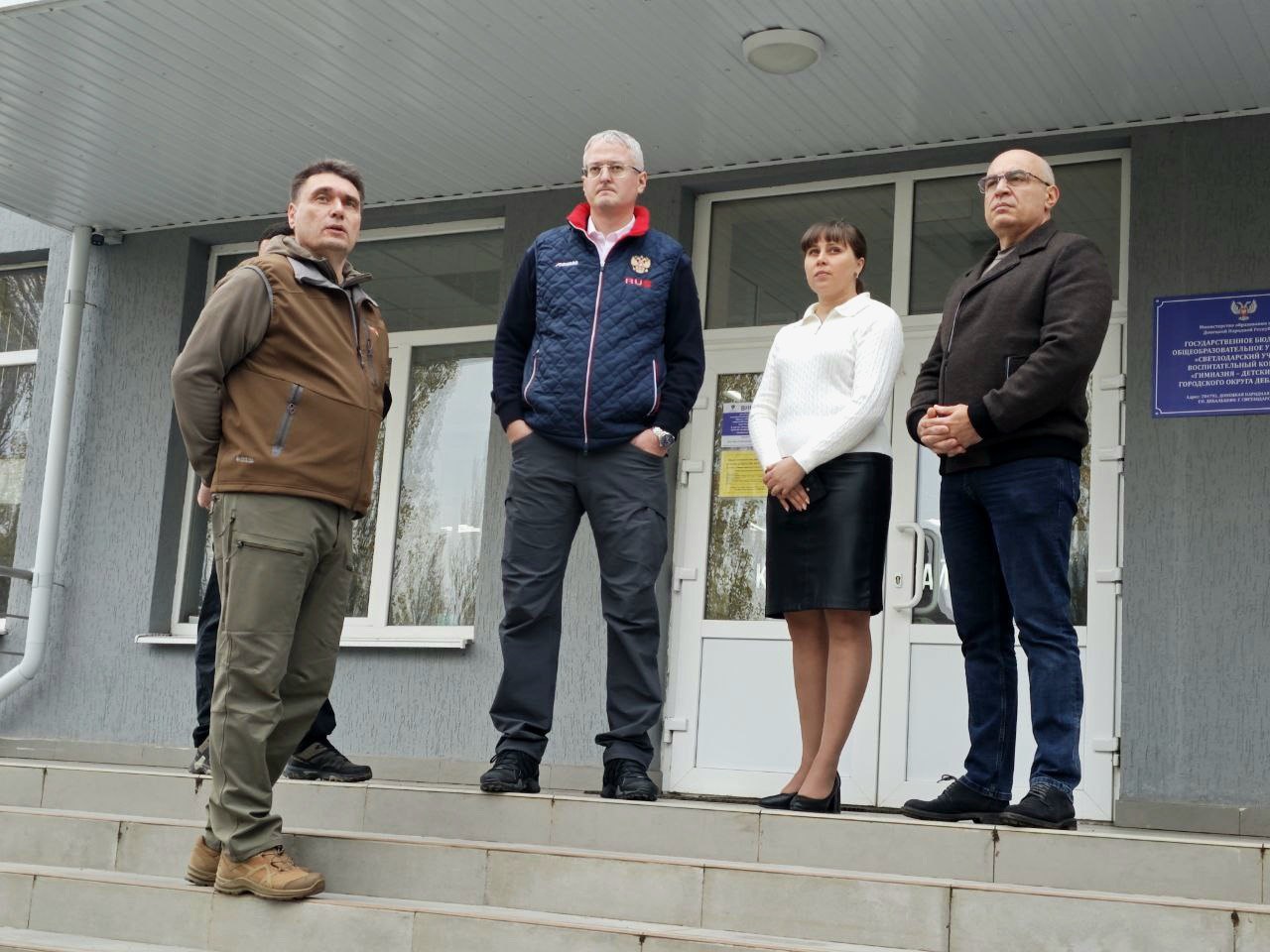 Сегодня Губернатор Камчатского края Владимир Солодов с очередным рабочим визитом посетил городской округ Дебальцево Сегодня Губернатор Камчатского края Владимир Солодов с очередным рабочим визитом посетил городской округ Дебальцево