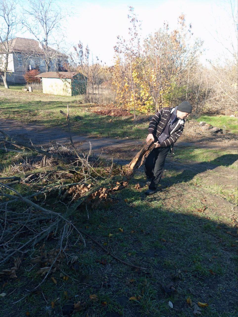 30 октября, в рамках партийного проекта Единой России "Городская среда", а также традиционной экологической акции «Чистый четверг» жители населенных пунктов Тельмановского округа приняли участие в наведении чистоты и порядка 30 октября, в рамках партийного проекта Единой России "Городская среда", а также традиционной экологической акции «Чистый четверг» жители населенных пунктов Тельмановского округа приняли участие в наведении чистоты и порядка