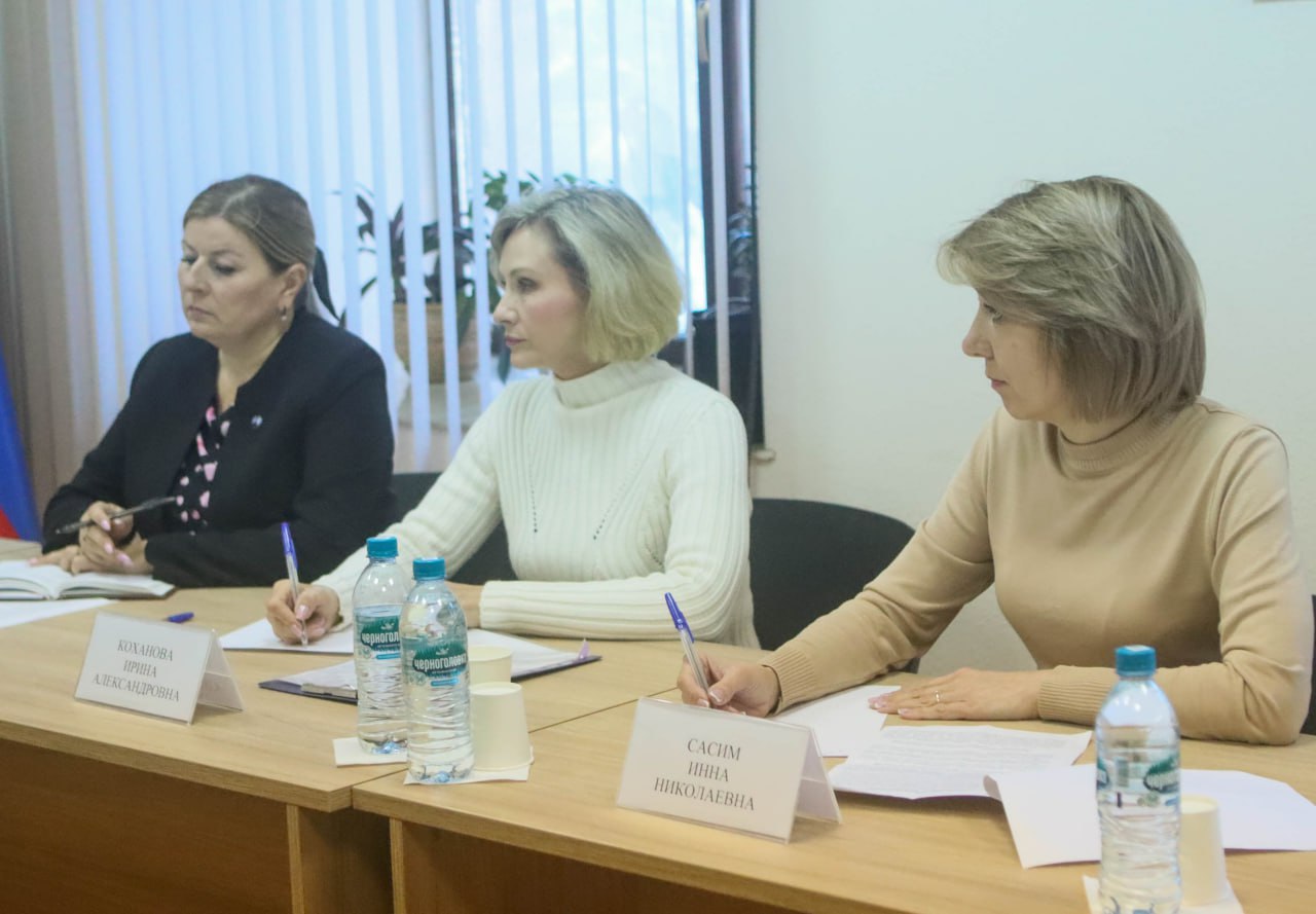 Поддержку гуманитарных фондов и волонтерских организаций обсудили в Общественной палате ДНР Поддержку гуманитарных фондов и волонтерских организаций обсудили в Общественной палате ДНР