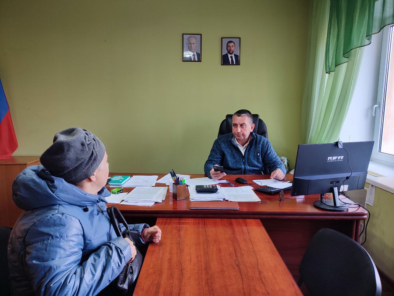 Сегодня, 30 октября 2025 года, заместитель руководителя Управы Кировского внутригородского района Администрации городского округа Донецк ДНР Роман Гладких провел личный прием граждан