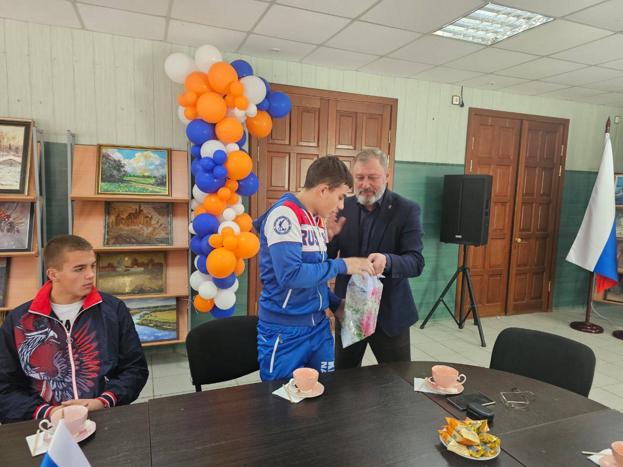 В День тренера глава Мангушского округа поздравил спортсменов с праздником В День тренера глава Мангушского округа поздравил спортсменов с праздником