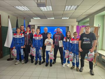 В День тренера глава Мангушского округа поздравил спортсменов с праздником