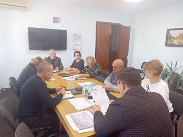 Василий Овчаров: Сегодня, 30 октября, провел оперативное совещание по рабочим вопросам с участием заместителей Главы и руководителей структурных подразделений Администрации округа