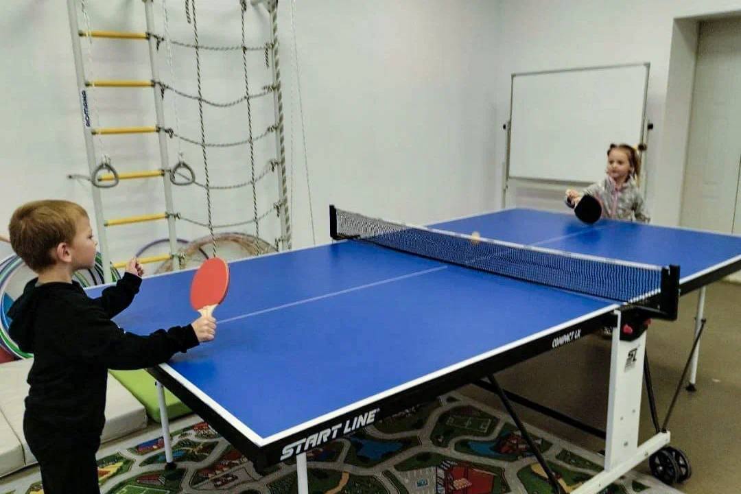 Дети из села Вольное учатся играть в настольный теннис благодаря помощи Надымского района Дети из села Вольное учатся играть в настольный теннис благодаря помощи Надымского района