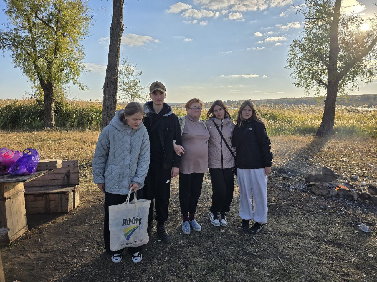 Обучающиеся 8 класса ГБОУ "Мироновская школа №10 г.о. Дебальцево" вооружились перчатками, мешками и отличным настроением, чтобы привести в порядок прибрежную территорию Мироновского водохранилища Обучающиеся 8 класса ГБОУ "Мироновская школа №10 г.о. Дебальцево" вооружились перчатками, мешками и отличным настроением, чтобы привести в порядок прибрежную территорию Мироновского водохранилища