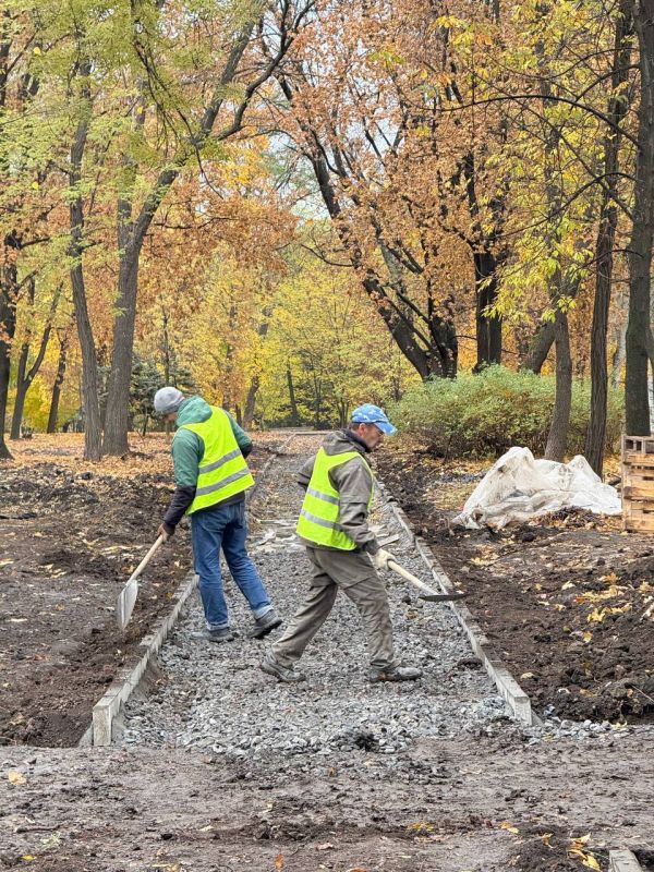 Андрей Чертков: Масштабное благоустройство в торезском парке «Центральный» выходит на финишную прямую Андрей Чертков: Масштабное благоустройство в торезском парке «Центральный» выходит на финишную прямую