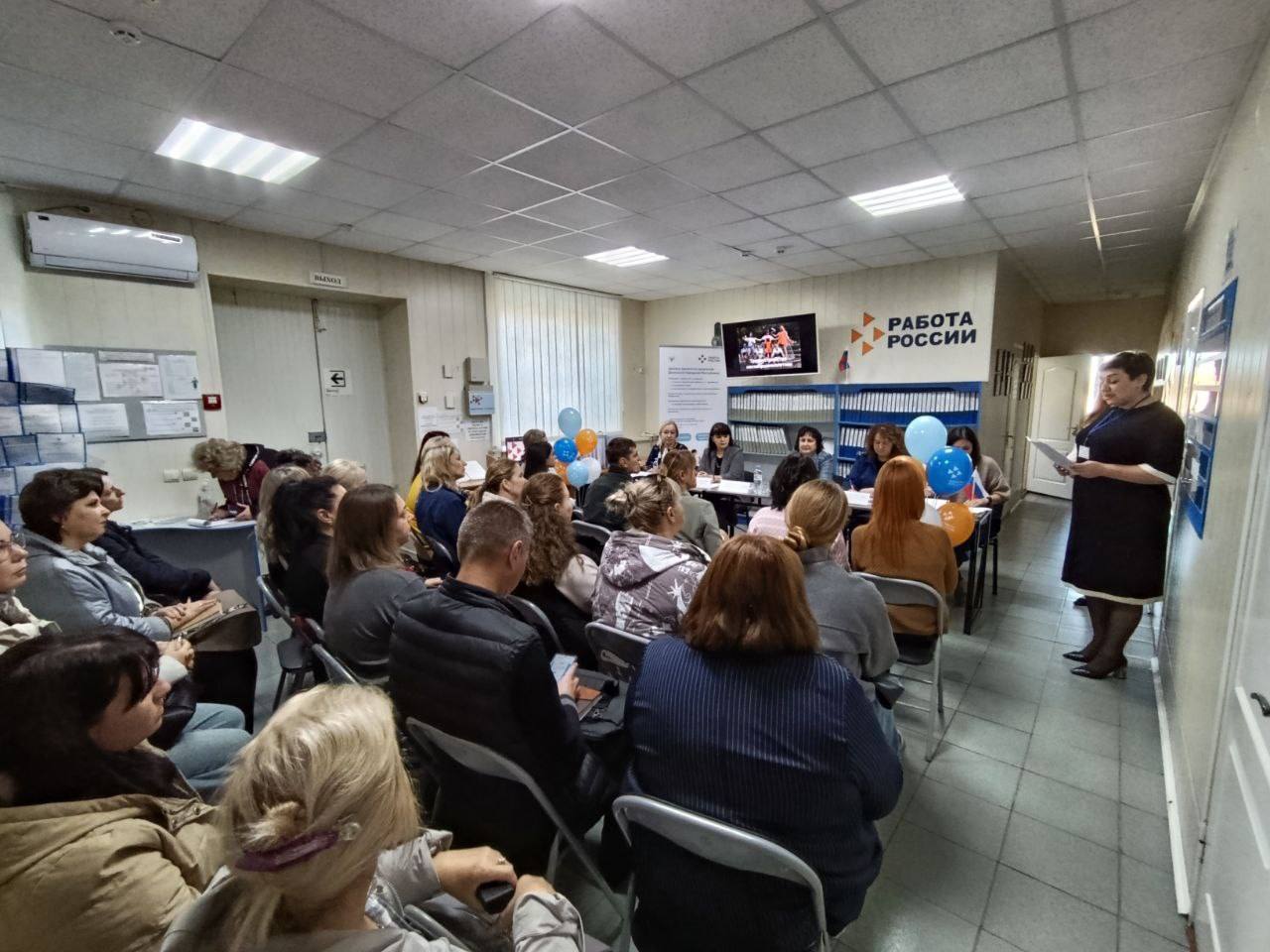 В Мангушском округе обсудили вопросы трудоустройства подростков в каникулярный период В Мангушском округе обсудили вопросы трудоустройства подростков в каникулярный период