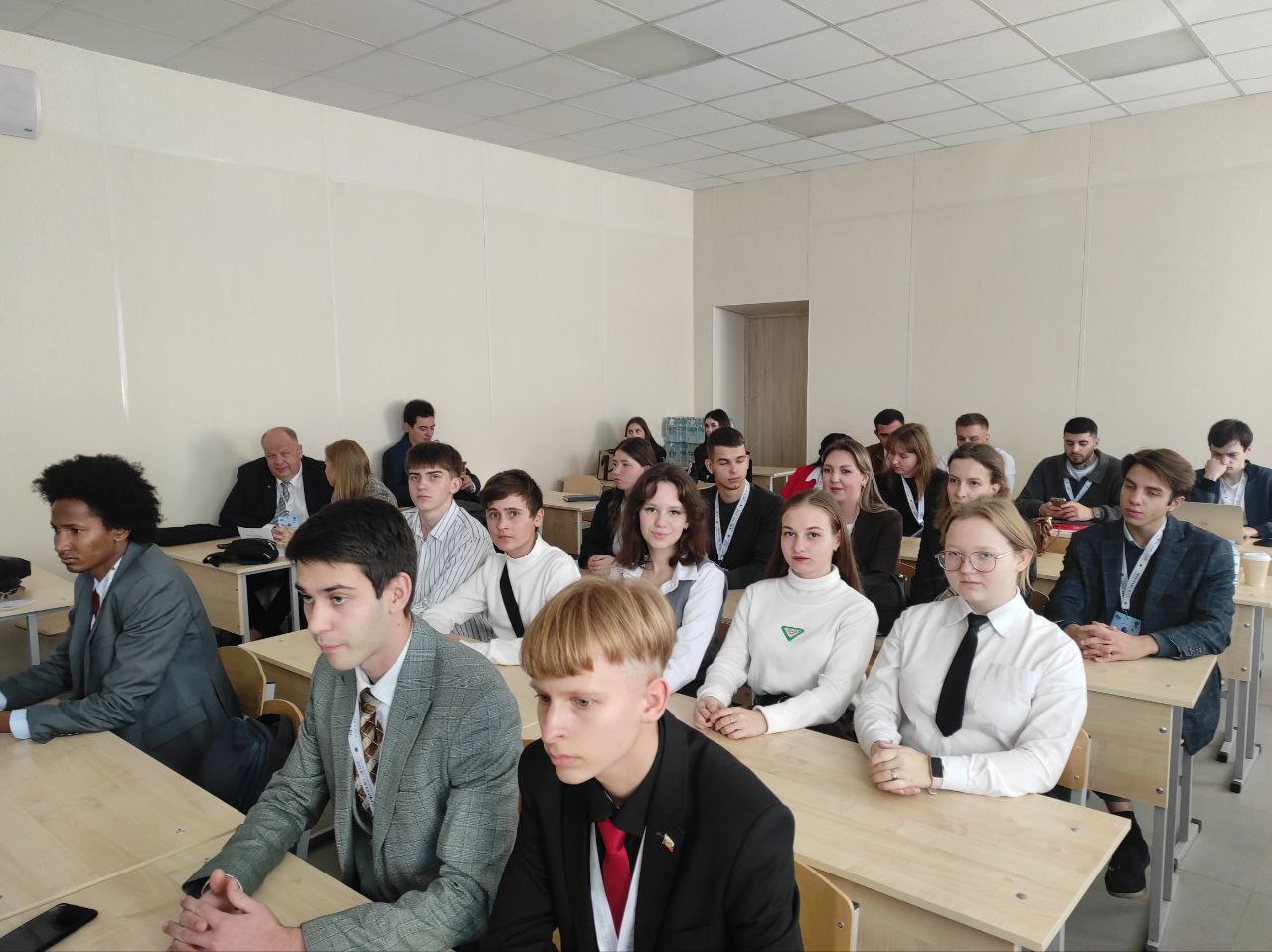 С воодушевлением юные дипломаты Волновахского муниципального округа приняли участие в III форуме молодых дипломатов "Меркурий - 2025", который проходил в городе Мариуполе С воодушевлением юные дипломаты Волновахского муниципального округа приняли участие в III форуме молодых дипломатов "Меркурий - 2025", который проходил в городе Мариуполе