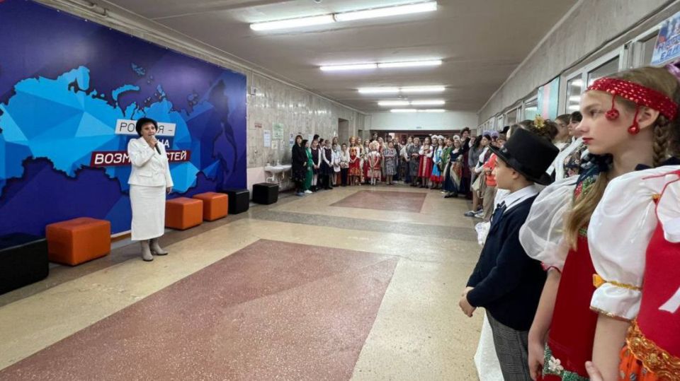Валентина Харлашка: Вкус единства: в макеевском лицее Престиж провели праздник русской кухни! Валентина Харлашка: Вкус единства: в макеевском лицее Престиж провели праздник русской кухни!