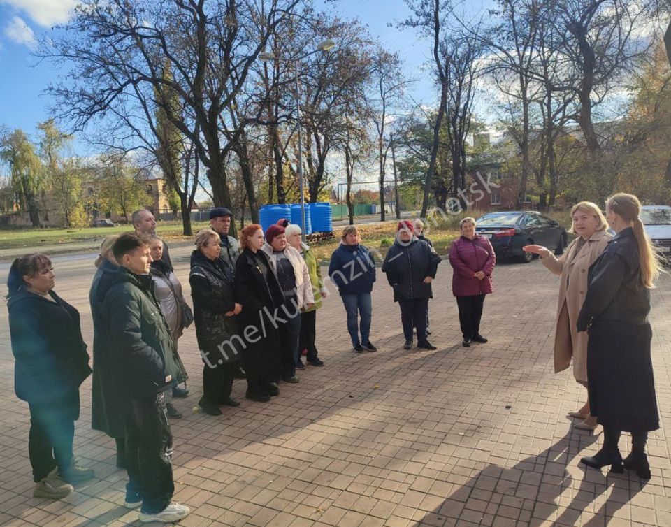 В Куйбышевском районе прошла встреча с трудовыми коллективами Дворца культуры им. Т.Г. Шевченко и библиотеки-филиала № 14 Централизованной библиотечной системы для детей, на которой присутствовала заместитель главы... В Куйбышевском районе прошла встреча с трудовыми коллективами Дворца культуры им. Т.Г. Шевченко и библиотеки-филиала № 14 Централизованной библиотечной системы для детей, на которой присутствовала заместитель главы...