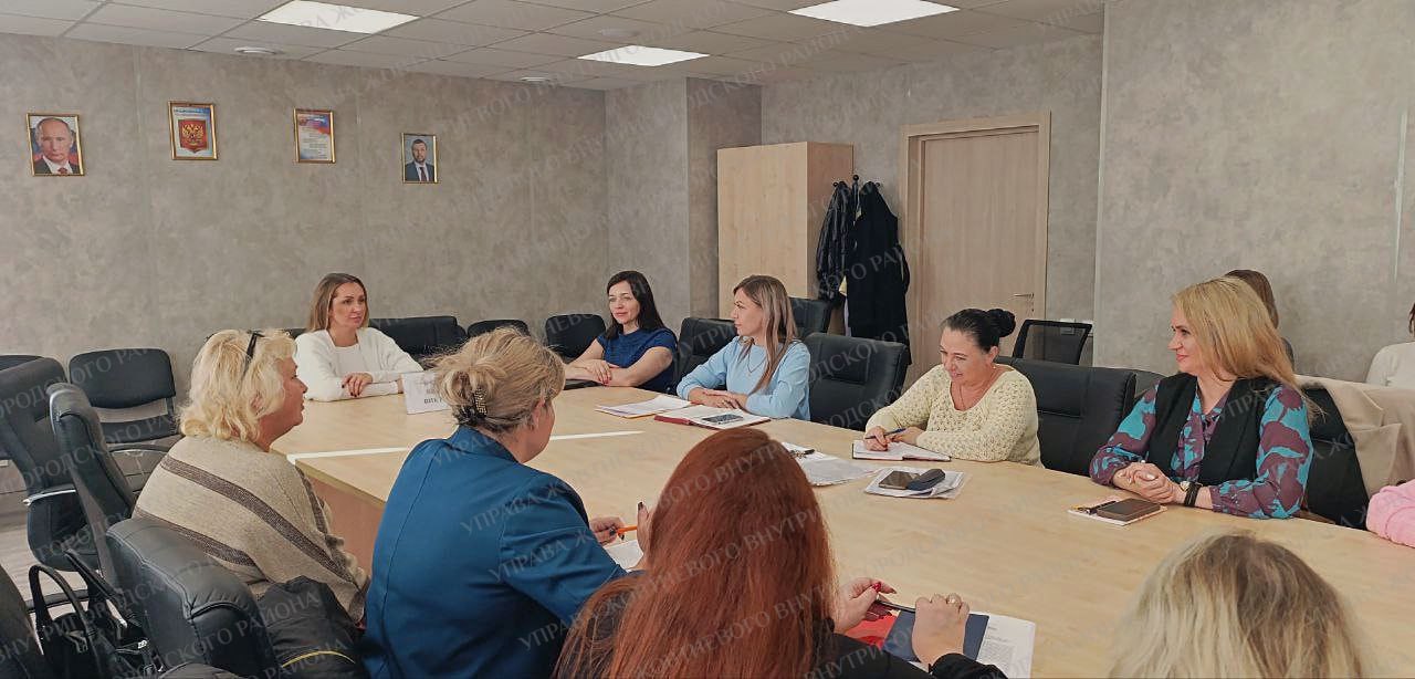 В Управе Жовтневого внутригородского района города Мариуполь состоялась встреча Заместителя главы Администрации городского округа Мариуполь Виктории Калачевой с жителями города