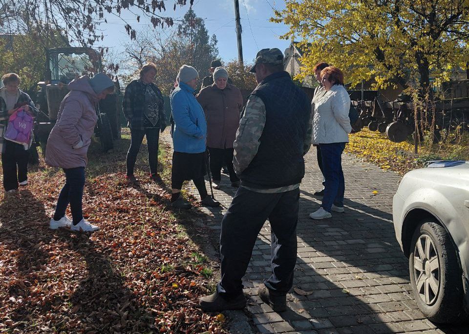 Начальник Кутейниковского территориального отдела Светлана Токарева встретилась с жителями пгт Войковский Начальник Кутейниковского территориального отдела Светлана Токарева встретилась с жителями пгт Войковский