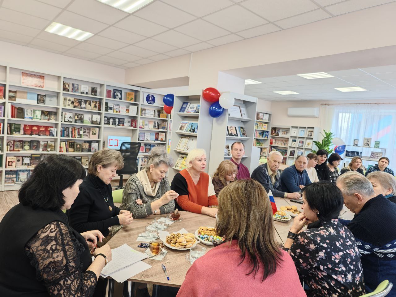 Рабочий диалог за круглым столом: подведены итоги первой учебной четверти Рабочий диалог за круглым столом: подведены итоги первой учебной четверти
