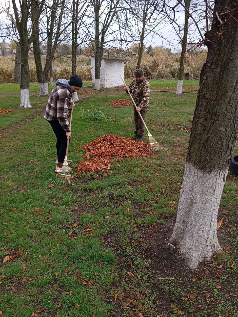 30 октября, в рамках партийного проекта Единой России "Городская среда", а также традиционной экологической акции «Чистый четверг» жители населенных пунктов Тельмановского округа приняли участие в наведении чистоты и порядка 30 октября, в рамках партийного проекта Единой России "Городская среда", а также традиционной экологической акции «Чистый четверг» жители населенных пунктов Тельмановского округа приняли участие в наведении чистоты и порядка