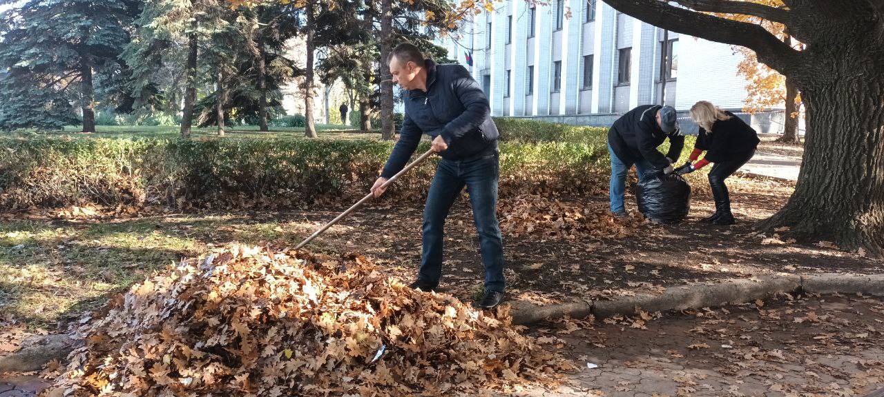 Елена Синецкая: Сегодня, 30 октября, в рамках проекта «Городская среда», реализуемого Всероссийской Политической Партией «Единая Россия», сотрудники Управы Калининского внутригородского района Администрации городского округа... Елена Синецкая: Сегодня, 30 октября, в рамках проекта «Городская среда», реализуемого Всероссийской Политической Партией «Единая Россия», сотрудники Управы Калининского внутригородского района Администрации городского округа...