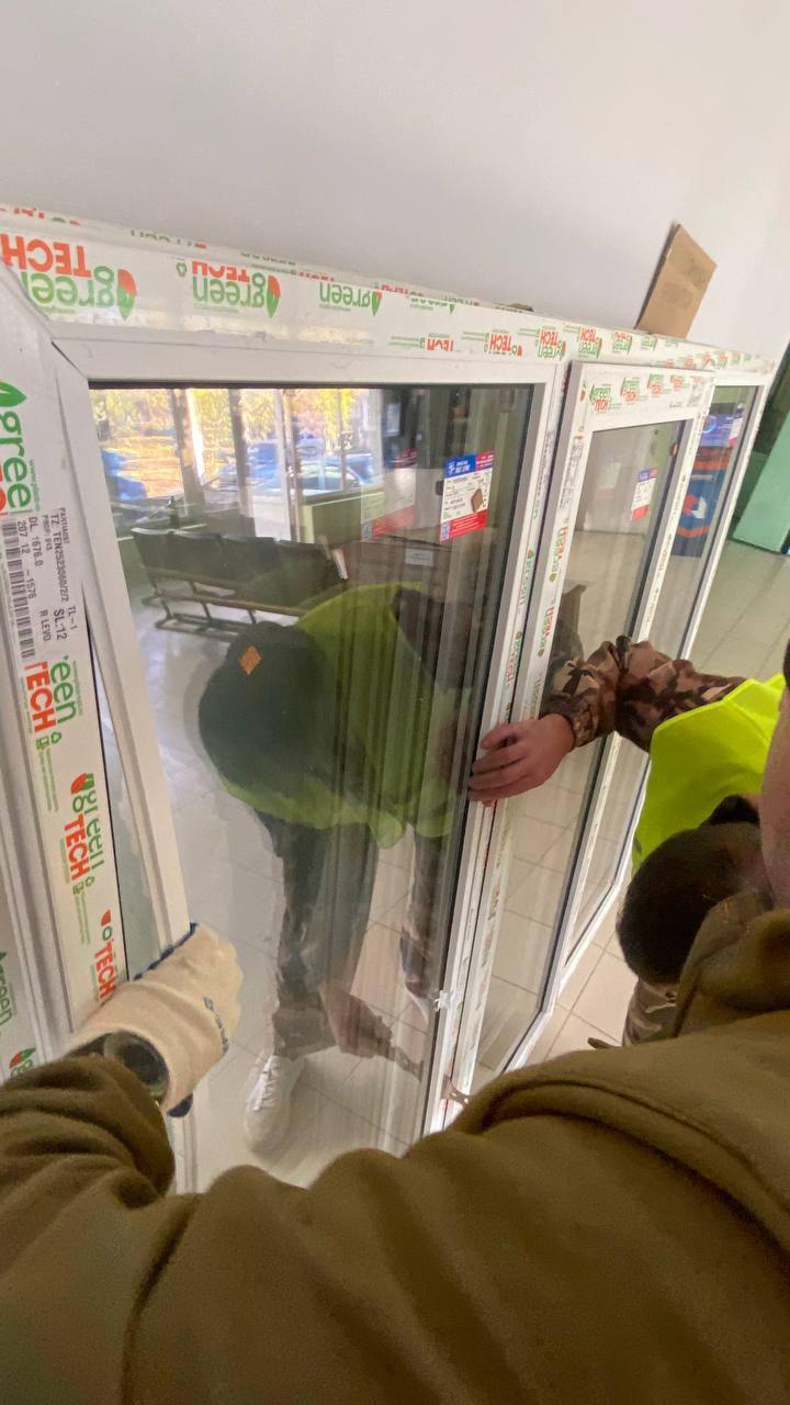 Евгений Поплавский: Подрядчики Нижегородской области обновят окна в филиале горбольницы в Харцызске Евгений Поплавский: Подрядчики Нижегородской области обновят окна в филиале горбольницы в Харцызске