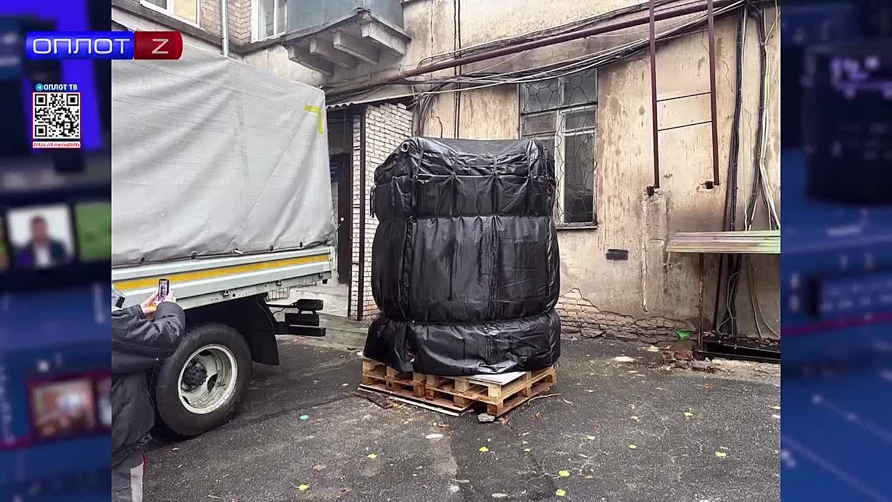 Установленные на улицах ёмкости уже начали утеплять