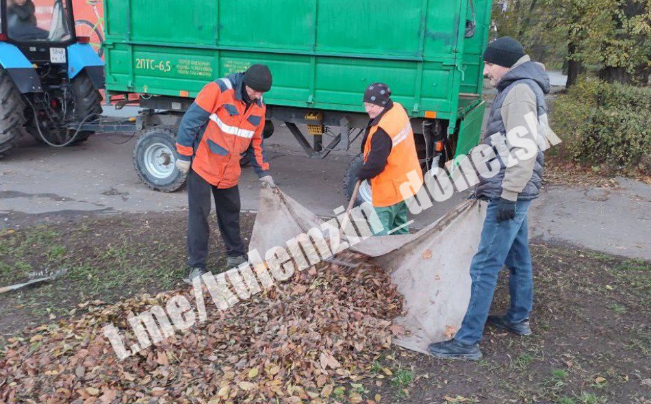 Специалисты коммунального предприятия «Зелёное строительство» продолжают благоустройство во всех районах нашего города Специалисты коммунального предприятия «Зелёное строительство» продолжают благоустройство во всех районах нашего города