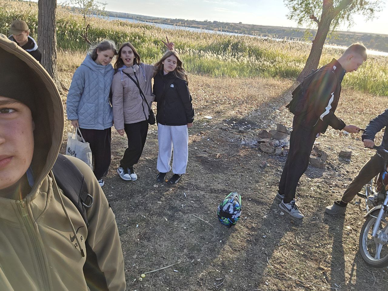 Обучающиеся 8 класса ГБОУ "Мироновская школа №10 г.о. Дебальцево" вооружились перчатками, мешками и отличным настроением, чтобы привести в порядок прибрежную территорию Мироновского водохранилища Обучающиеся 8 класса ГБОУ "Мироновская школа №10 г.о. Дебальцево" вооружились перчатками, мешками и отличным настроением, чтобы привести в порядок прибрежную территорию Мироновского водохранилища