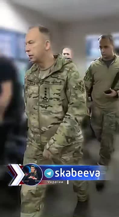 Сырский заявил, что посетил Покровское направление и там 'всё сложно, но никакого окружения нет'