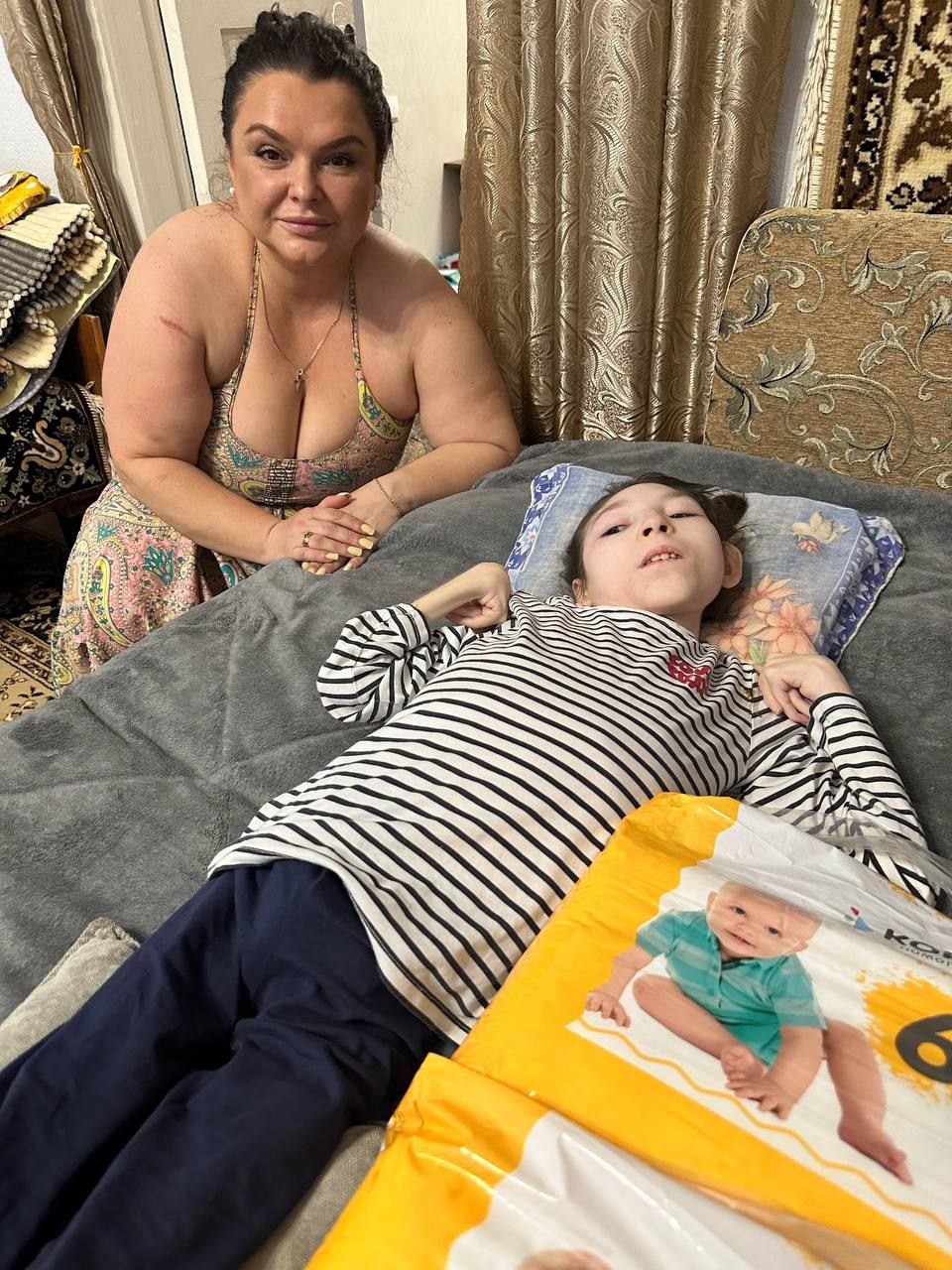 Помощь детям в зоне СВО!. С 2014 года Ольга Вязовская помогает детям-сиротам, детям инвалидам и многодетным семьям в зоне боевых действий, в наиболее тяжелых районах Донбасса и СВО Помощь детям в зоне СВО!. С 2014 года Ольга Вязовская помогает детям-сиротам, детям инвалидам и многодетным семьям в зоне боевых действий, в наиболее тяжелых районах Донбасса и СВО