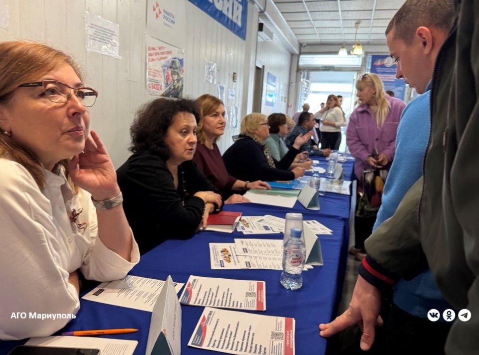В Мариуполе провели ярмарку вакансий для молодежи В Мариуполе провели ярмарку вакансий для молодежи