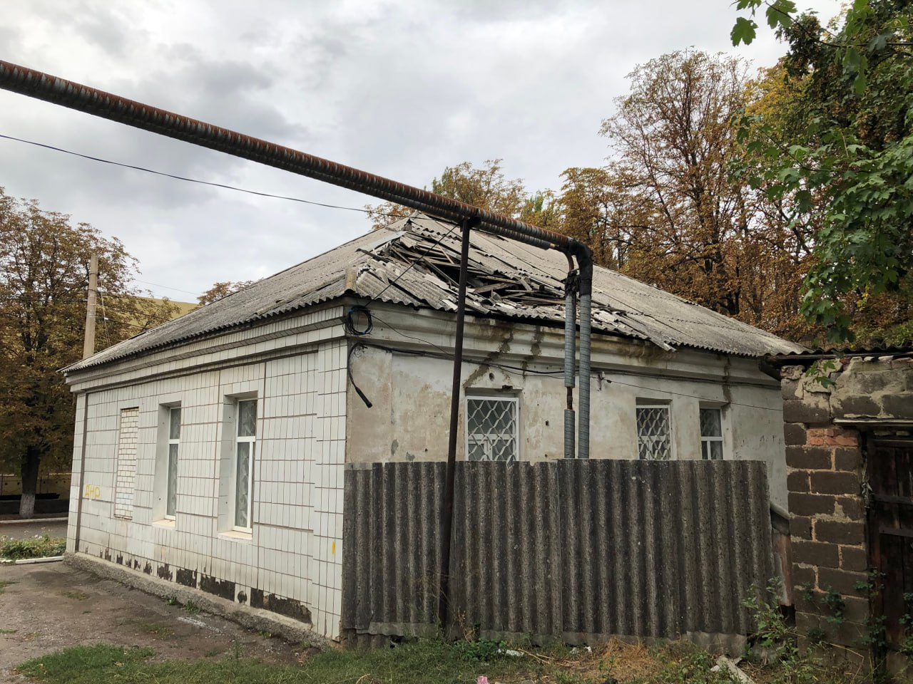 Продолжаются работы по восстановлению объектов, пострадавших в результате боевых действий Продолжаются работы по восстановлению объектов, пострадавших в результате боевых действий