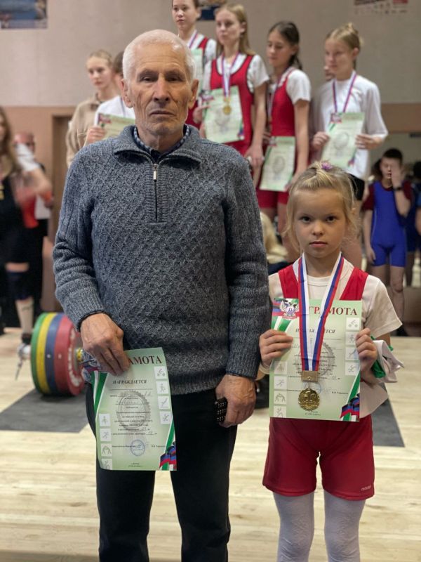 «Тренеры - сердце спорта». День тренера — это особый праздник, который позволяет выразить благодарность и признательность тем, кто помогает достигать новых высот и верить в свои силы «Тренеры - сердце спорта». День тренера — это особый праздник, который позволяет выразить благодарность и признательность тем, кто помогает достигать новых высот и верить в свои силы