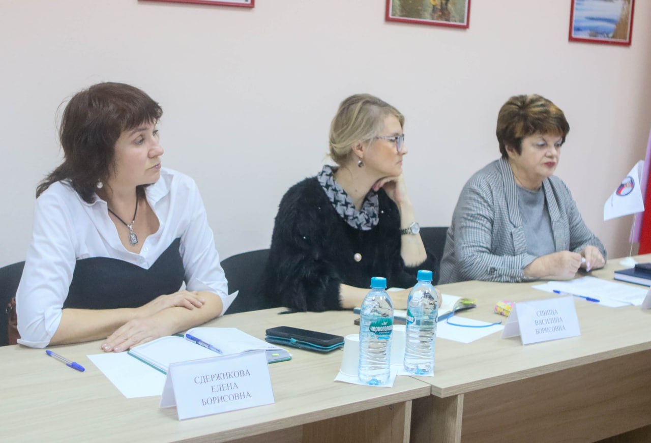 Поддержку гуманитарных фондов и волонтерских организаций обсудили в Общественной палате ДНР Поддержку гуманитарных фондов и волонтерских организаций обсудили в Общественной палате ДНР