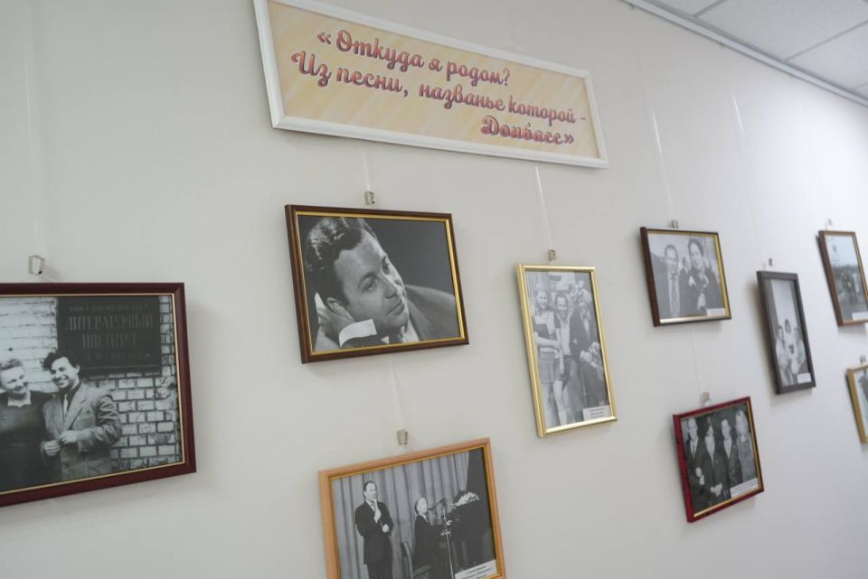 Михаил Желтяков: Сегодня знаковое событие для всего нашего края, и особенно — для подрастающего поколения! 30 октября в Енакиево состоялось торжественное открытие библиотеки «нового поколения», модернизированной в рамках... Михаил Желтяков: Сегодня знаковое событие для всего нашего края, и особенно — для подрастающего поколения! 30 октября в Енакиево состоялось торжественное открытие библиотеки «нового поколения», модернизированной в рамках...