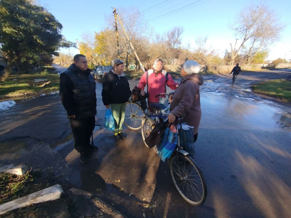 Первый заместитель главы Администрации Старобешевского муниципального округа Александр Ретивов провел сход граждан в селе Новокатериновка Первый заместитель главы Администрации Старобешевского муниципального округа Александр Ретивов провел сход граждан в селе Новокатериновка