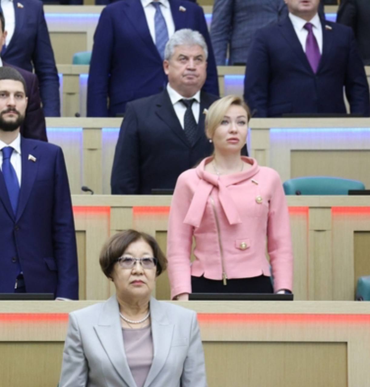 Наталья Никонорова: Для работников моложе 18 лет закреплены дополнительные трудовые гарантии