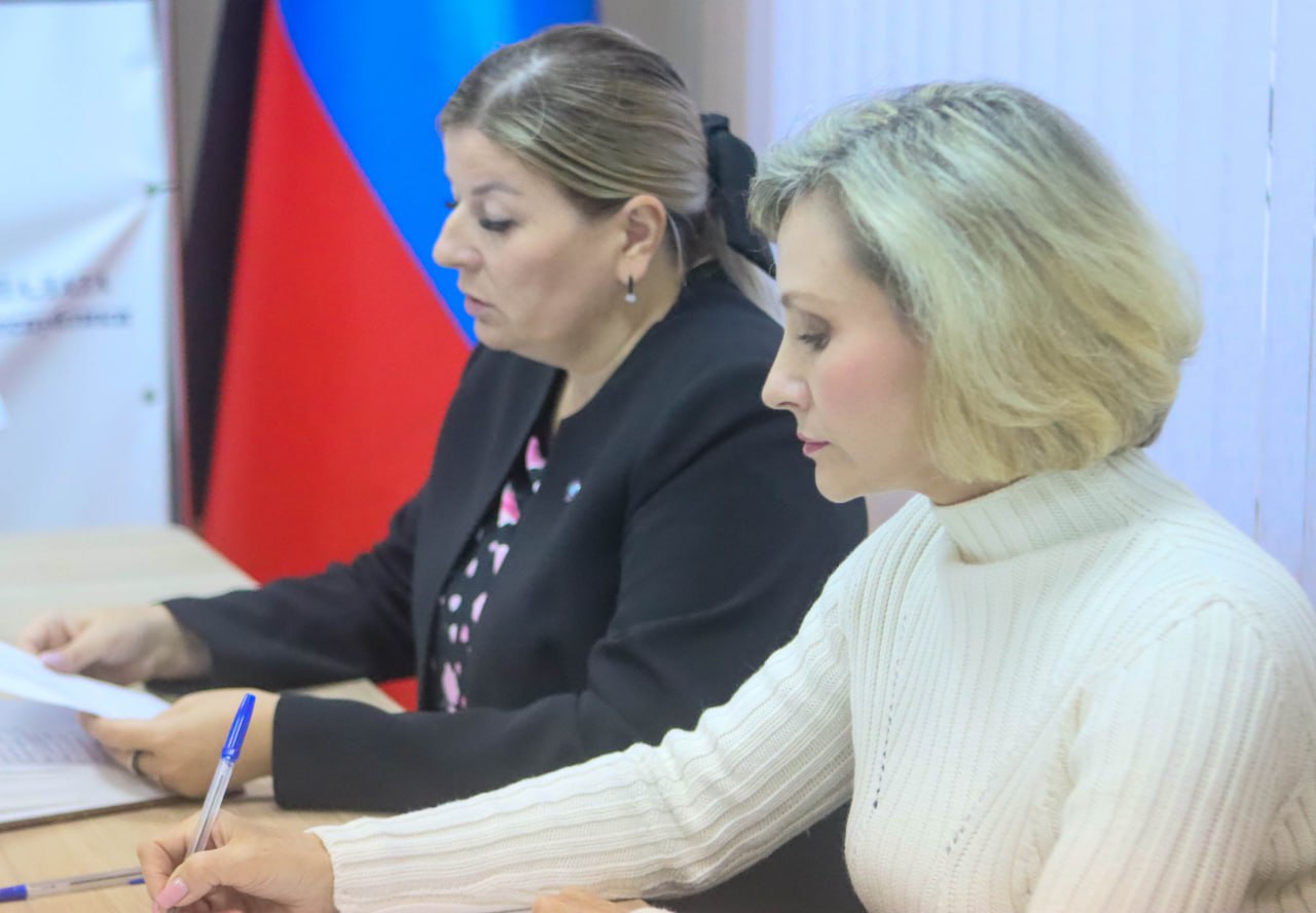 Поддержку гуманитарных фондов и волонтерских организаций обсудили в Общественной палате ДНР Поддержку гуманитарных фондов и волонтерских организаций обсудили в Общественной палате ДНР