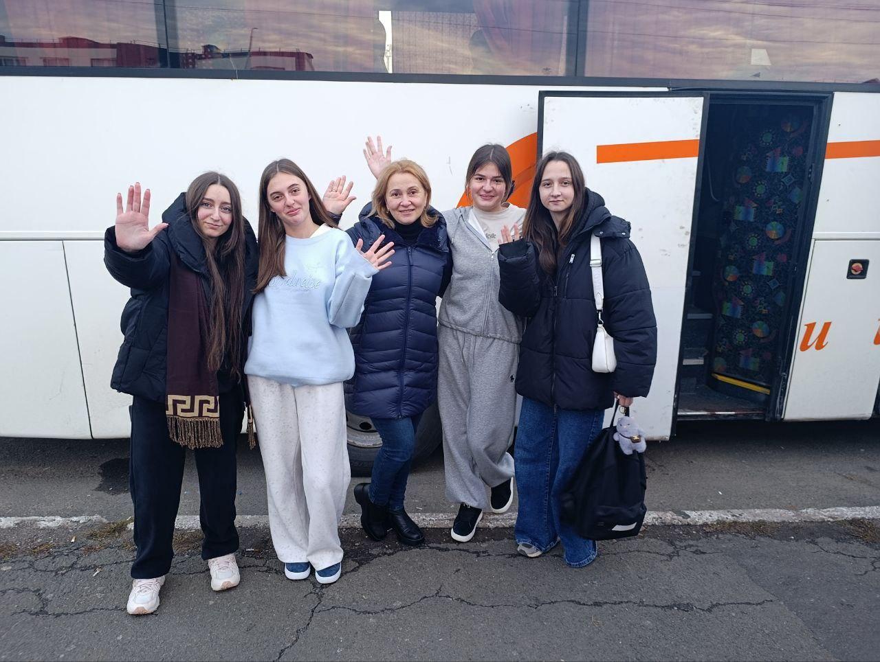 Делегация из Волновахского округа едет в Муравленко на образовательный форум «Точка притяжения: образование»