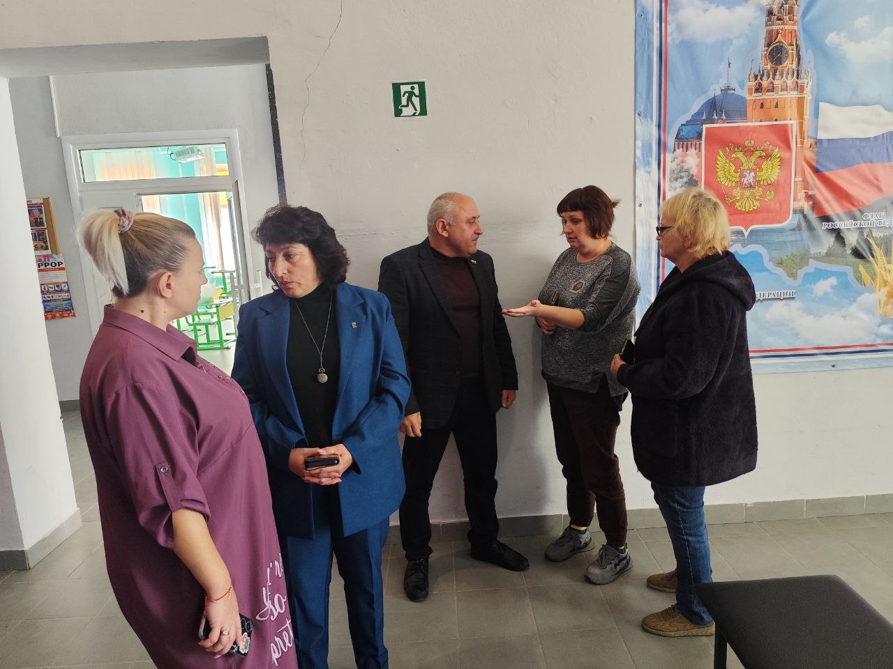 Сегодня состоялась рабочая встреча, в которой приняли участие председатель Мангушского муниципального совета Михаил Ставрулов и заведующий Камышеватским территориальным сектором Ирина Цебро