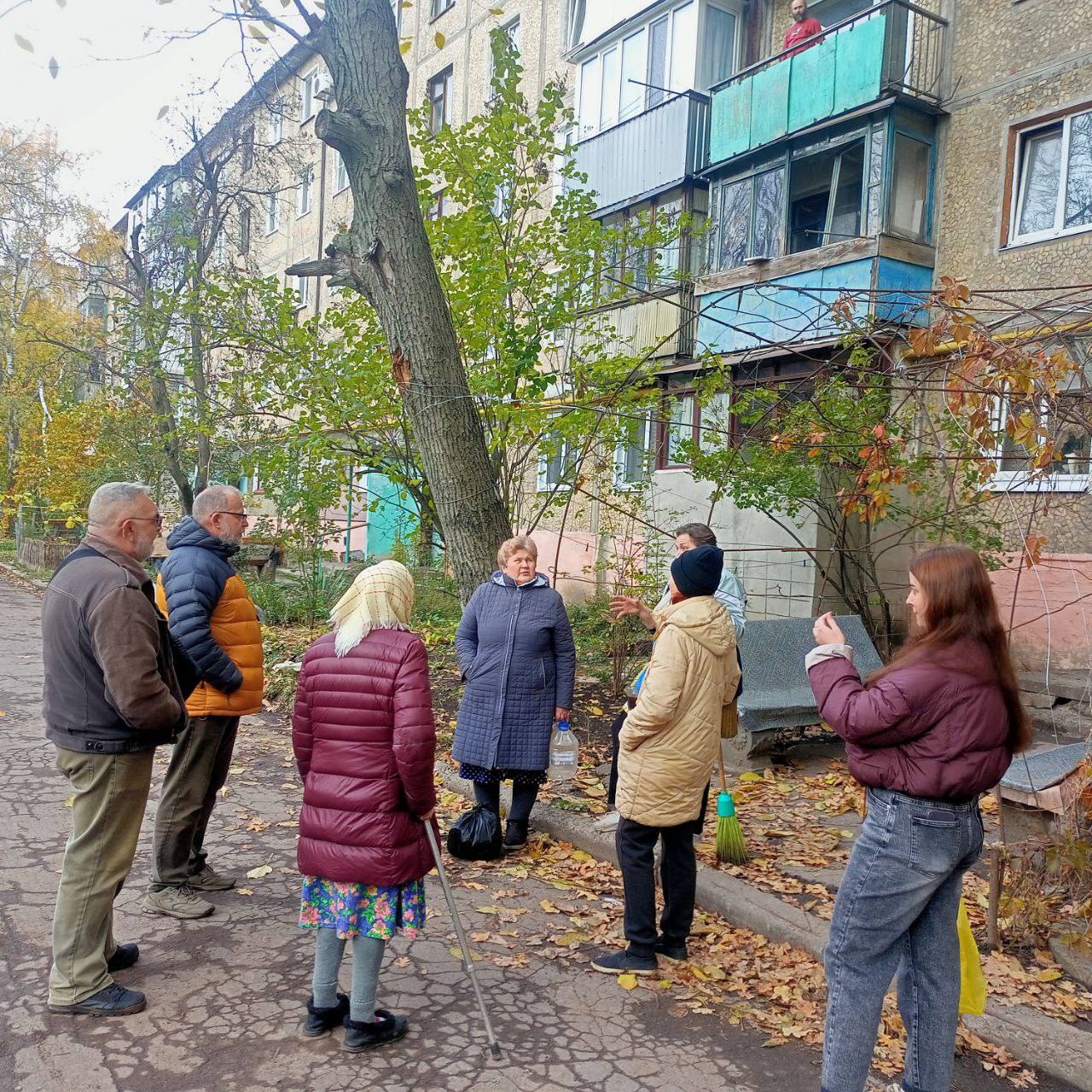 В рамках поручения Главы ДНР Дениса Пушилина, в Кировском внутригородском районе продолжаются встречи с населением на подведомственной территории