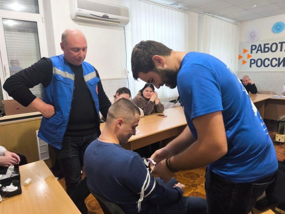 В Докучаевске прошло профориентационное мероприятие «Каникулы с пользой "Осенний марафон профессий"» В Докучаевске прошло профориентационное мероприятие «Каникулы с пользой "Осенний марафон профессий"»