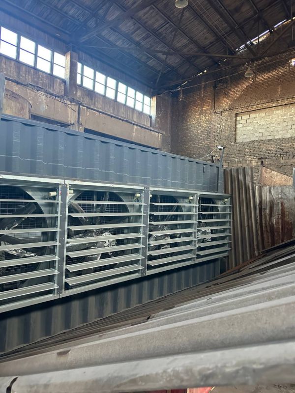 Сотрудники полиции пресекли незаконную деятельность майнинговой фермы в Енакиево Сотрудники полиции пресекли незаконную деятельность майнинговой фермы в Енакиево