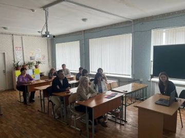 Губкинский организовал мероприятие по повышению финансовой грамотности для педагогов Донбасса