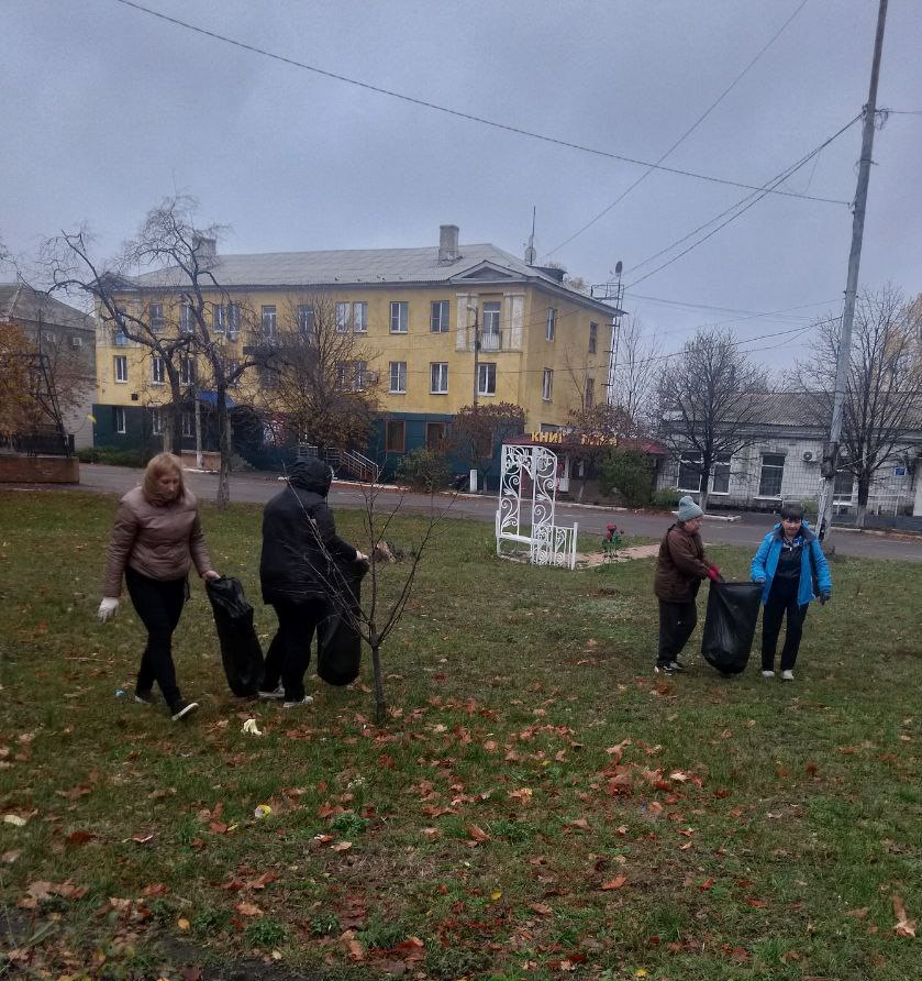 Сергей Желновач: Сегодня, 31 октября на территории городского округа Дебальцево состоялся экологический субботник Сергей Желновач: Сегодня, 31 октября на территории городского округа Дебальцево состоялся экологический субботник