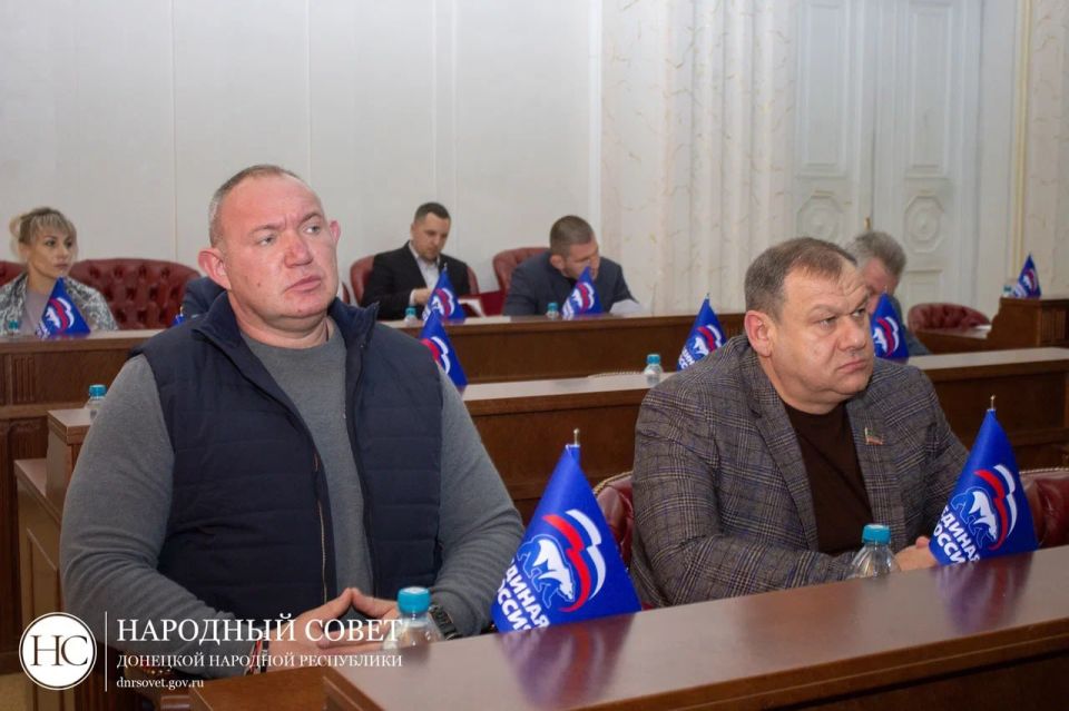 «Правительственный час» с участием врио министра молодежной политики Республики Денисом Шимановским «Правительственный час» с участием врио министра молодежной политики Республики Денисом Шимановским